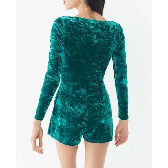 NWT Urban Outfitters Sasha Long Sleeve Velvet Romper in Emerald Green Size Small - Picture 10 of 12